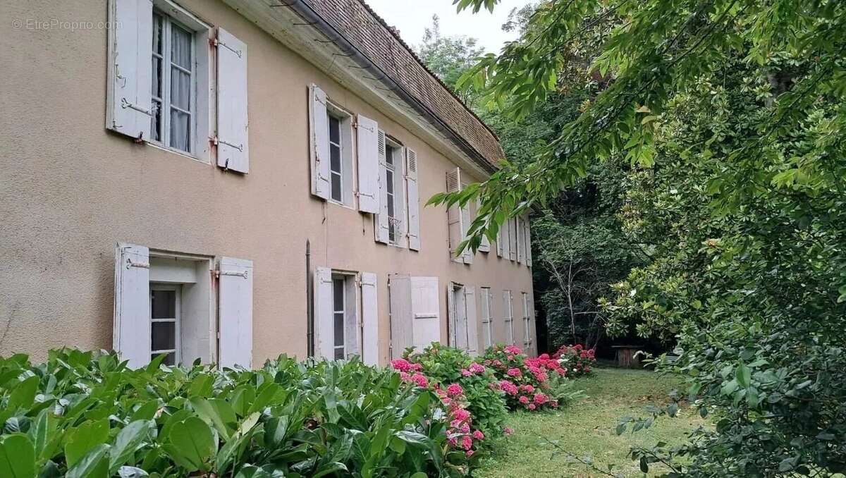 Maison à AUBETERRE-SUR-DRONNE