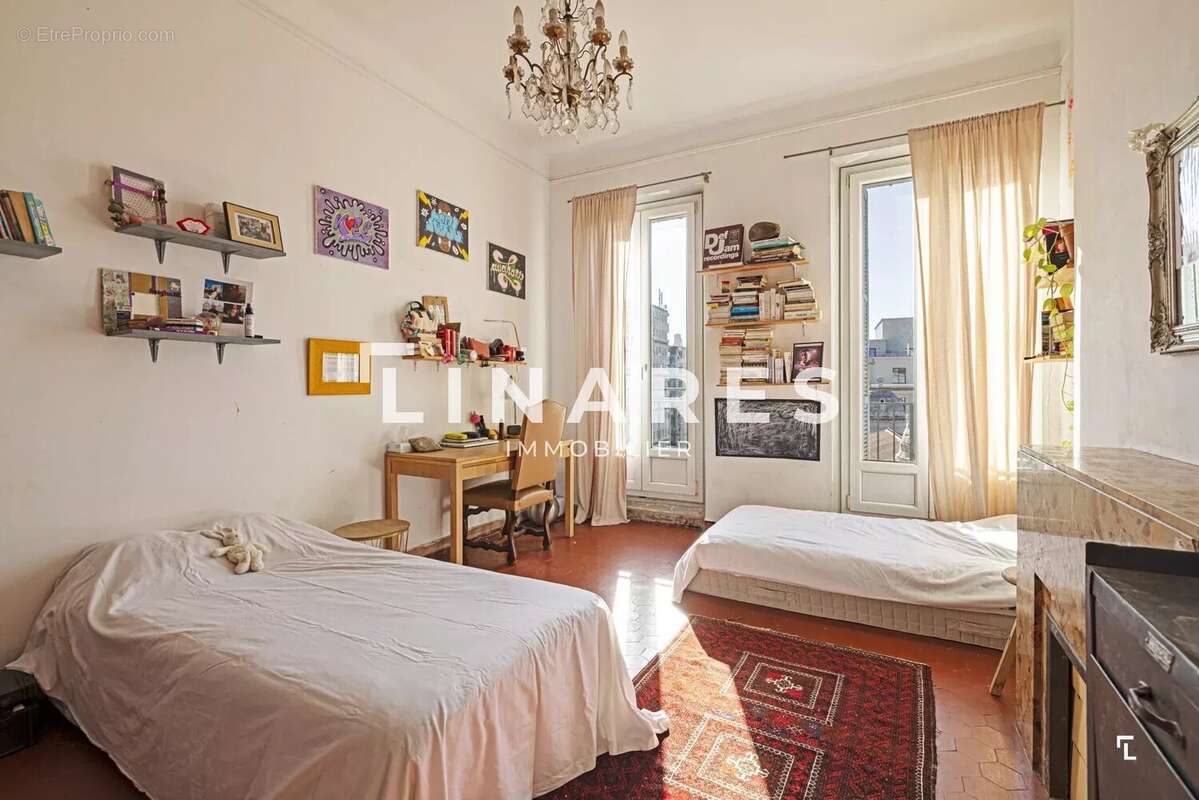 Appartement à MARSEILLE-1E