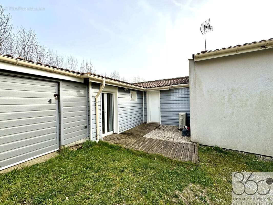 Maison à ENDOUFIELLE