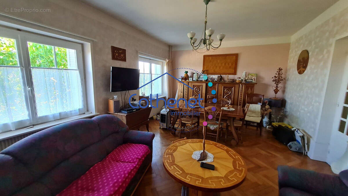 Maison à CUINZIER