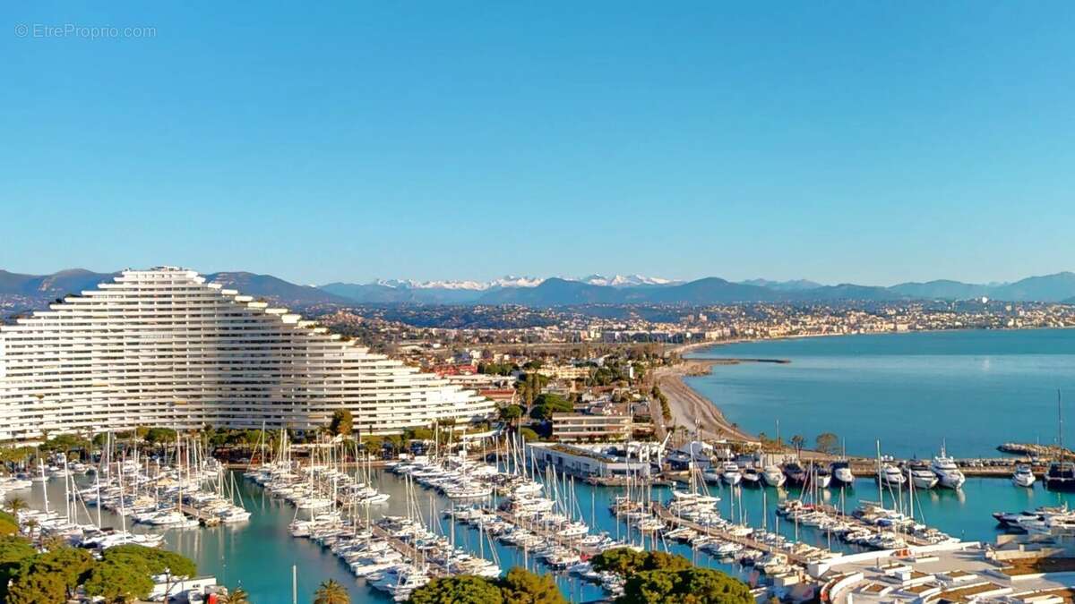 Appartement à VILLENEUVE-LOUBET