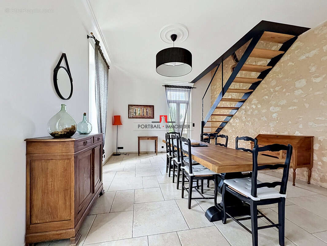 Maison à SAINT-MARTIN-LACAUSSADE