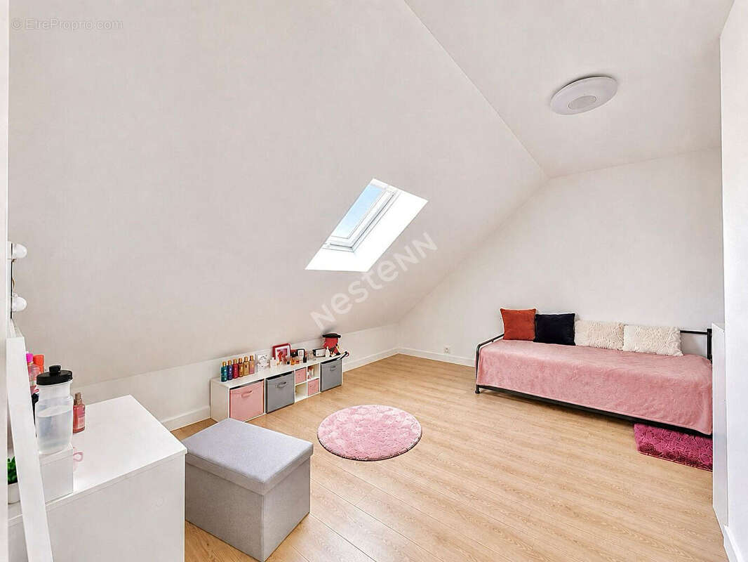 Maison 7 pièces à vendre à Mareil en France - 385 000 - photo 8