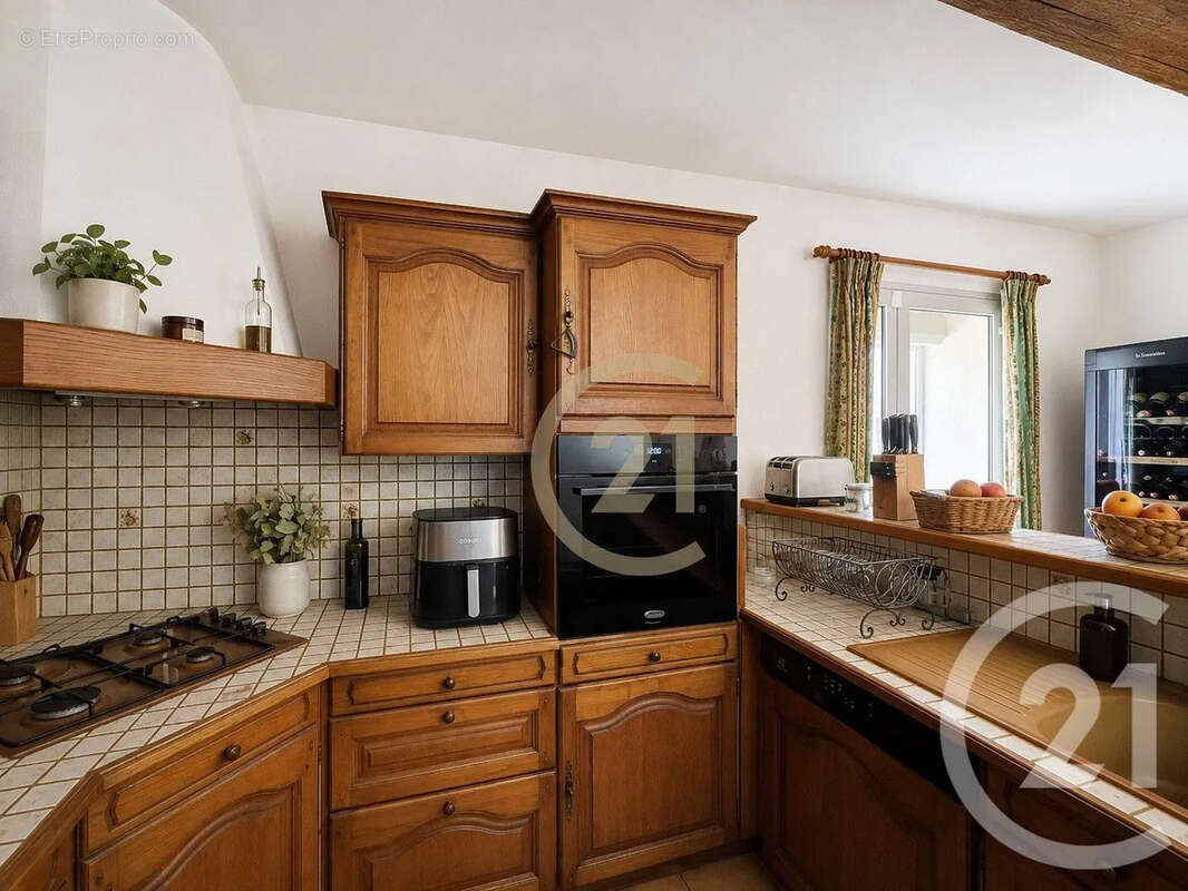 Maison 184 m² à Saint-Hilaire-D'ozilhan  - photo 8