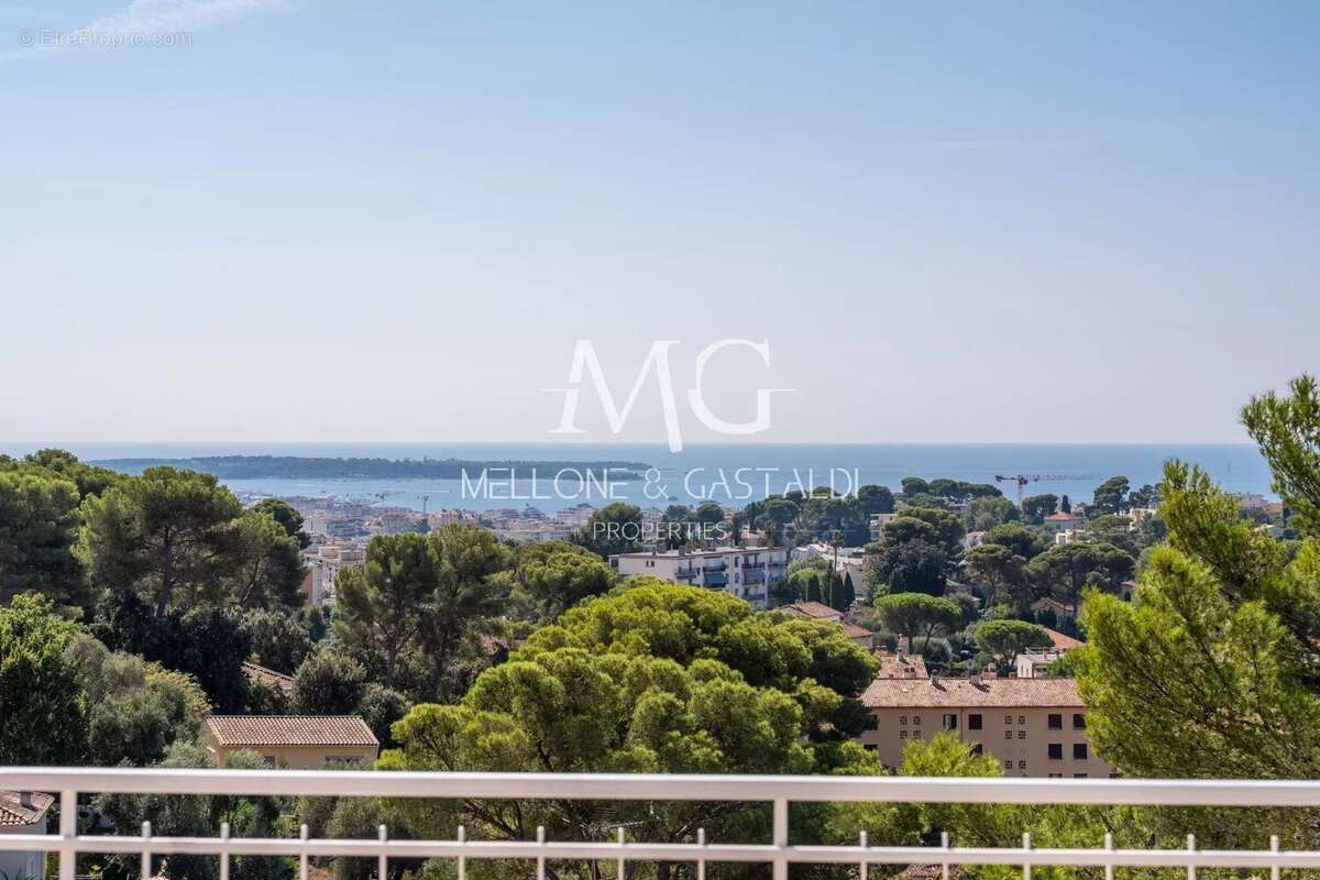 Appartement à LE CANNET