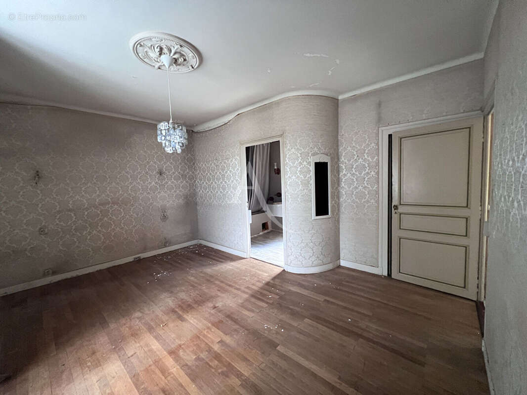 Maison à BEAULIEU-SOUS-LA-ROCHE