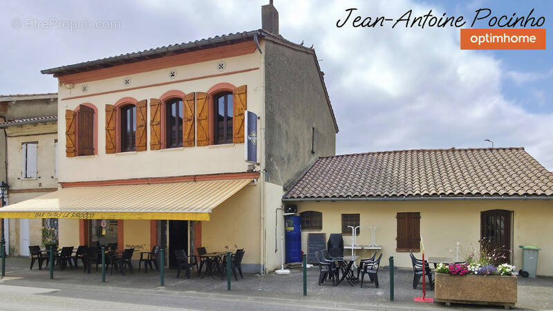 Maison à SAINTE-FOY-DE-PEYROLIERES