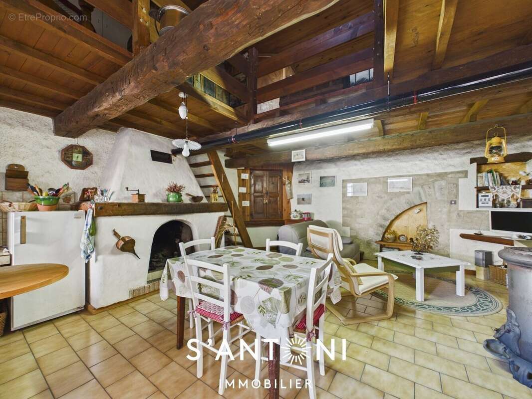 Coup de cur  Maison de village authentique avec terrasse unique à Puissalicon - photo 5