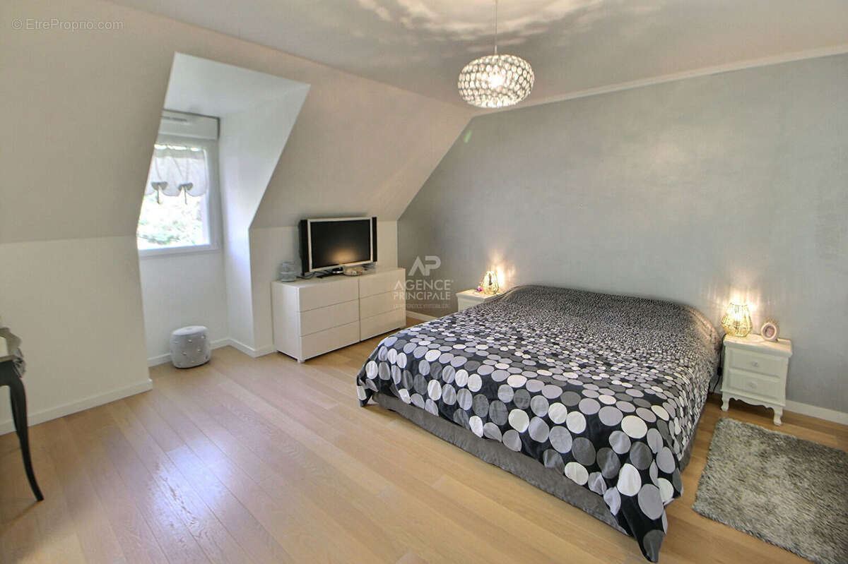 Maison à VAUX-SUR-SEINE