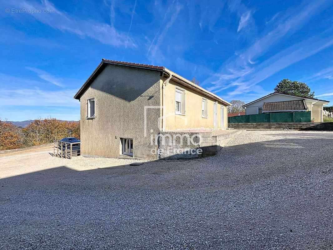 Maison à DORTAN