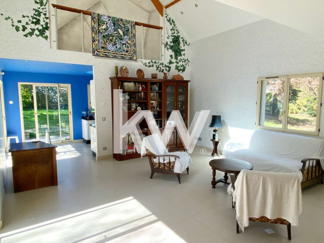 Maison 106 m² à Saint-Remy-L'honore  - photo 2