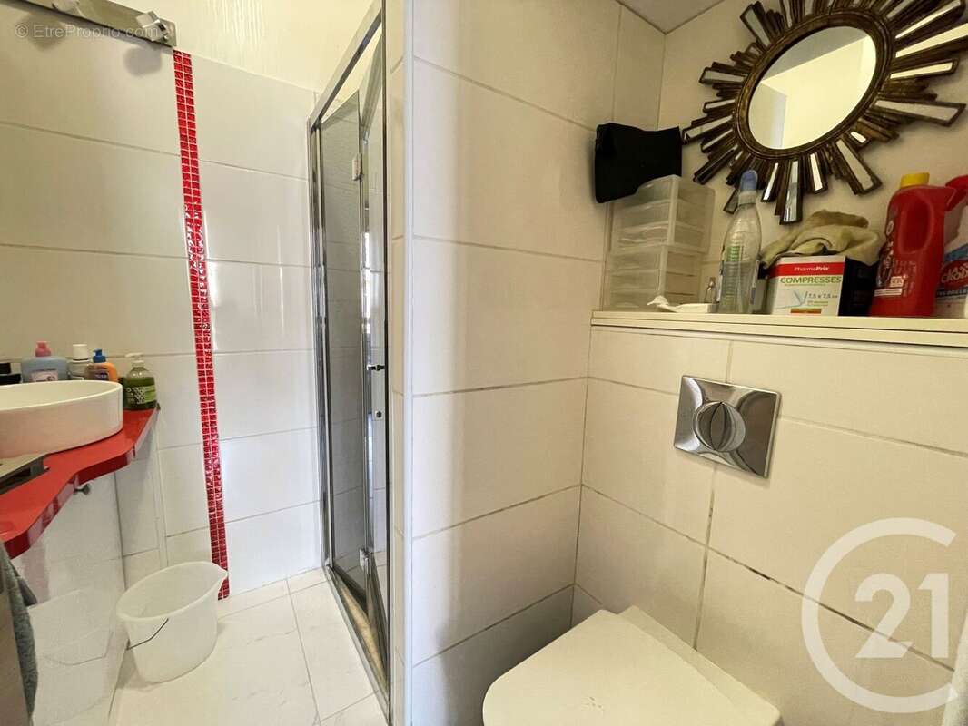 Appartement à SAINT-LAURENT-DU-VAR