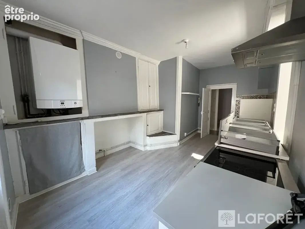 Appartement Centre Ville Montbrison 2 chambres terrasse - photo 5