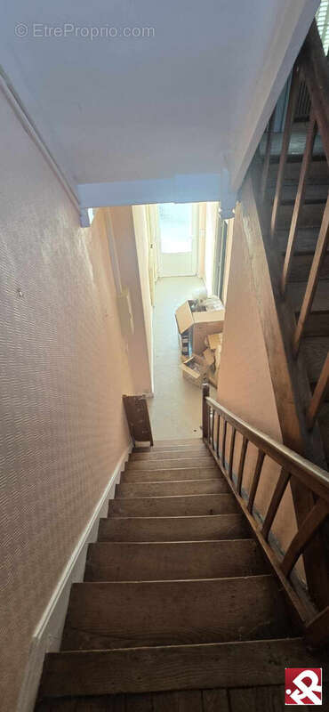 Maison 215 m² à Sainte-Feyre  - photo 6