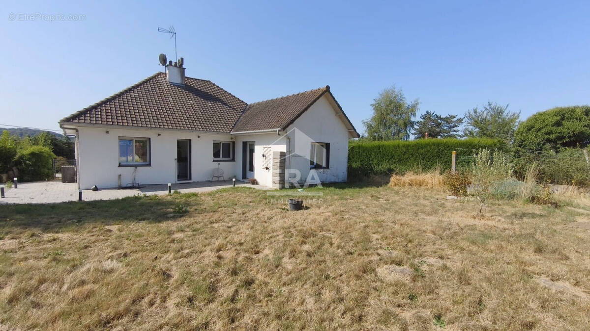 Maison à MAINTENAY