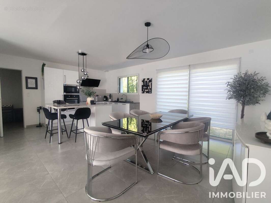 Maison 117 m² à Sainte-Marie  - photo 9