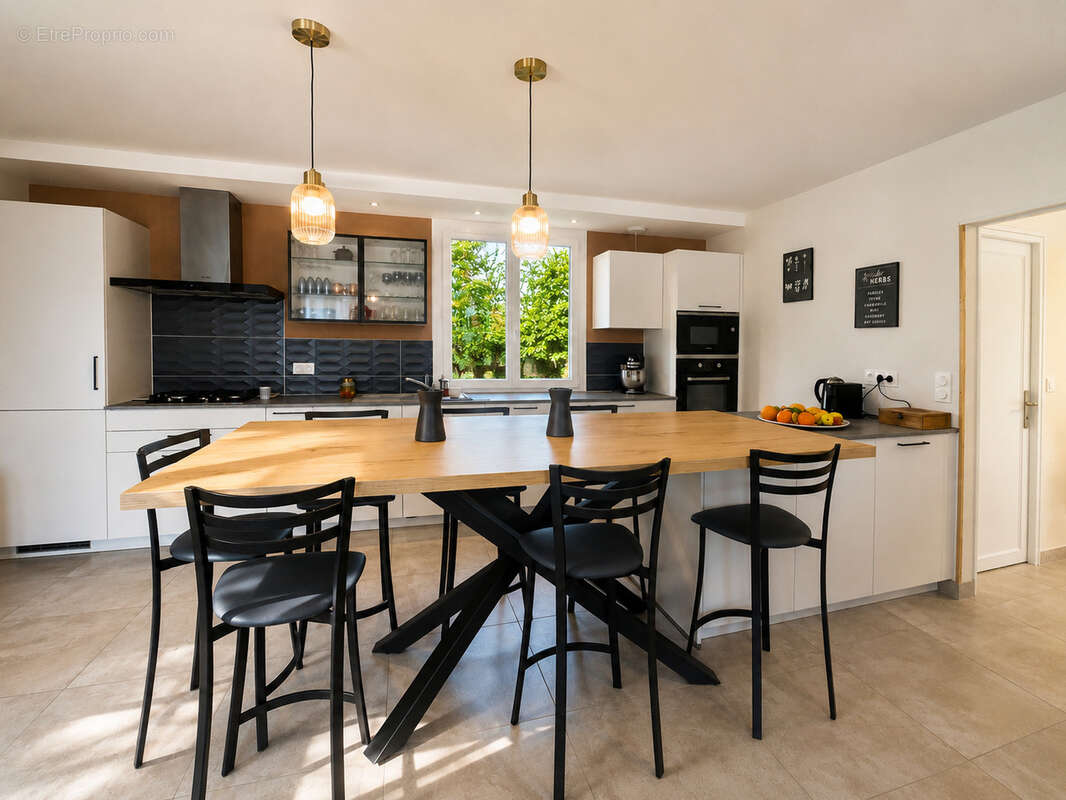 Maison à PLAIMPIED-GIVAUDINS