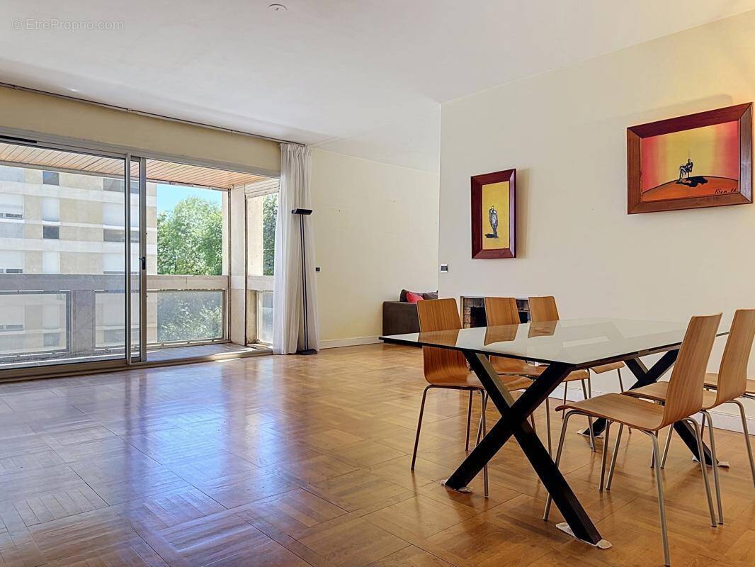 Appartement à GARCHES