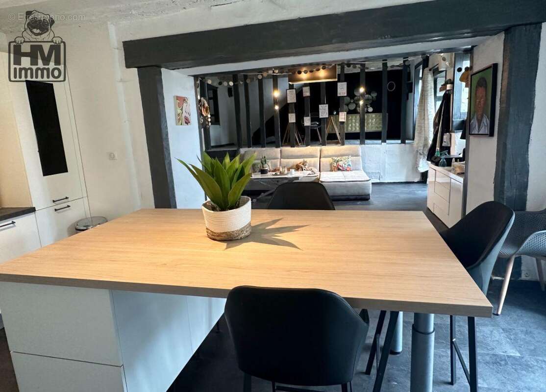 Maison à SAINT-LEONARD-DE-NOBLAT