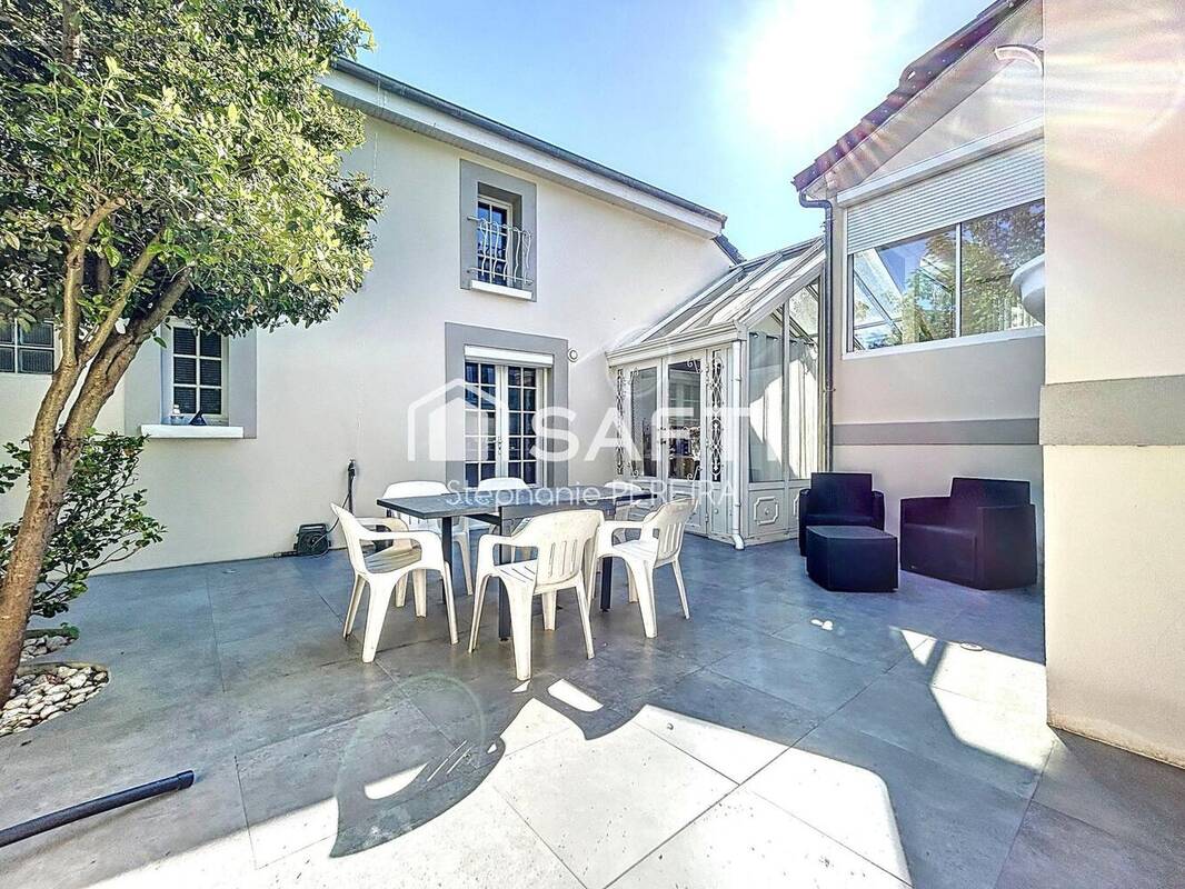 Photo 1 - Maison à CHAMPS-SUR-MARNE