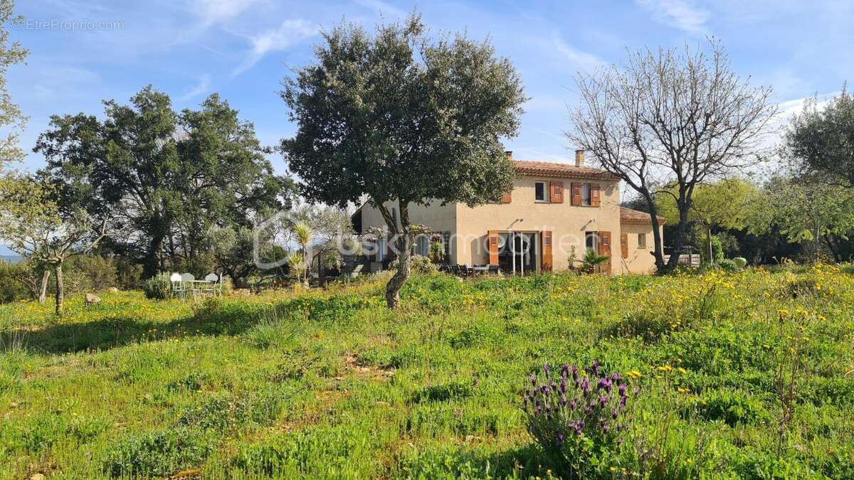 Maison à LA GARDE-FREINET