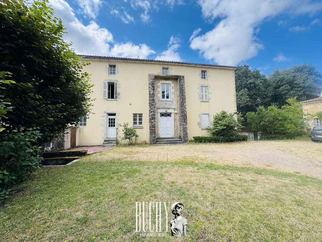 Maison à TALMONT-SAINT-HILAIRE