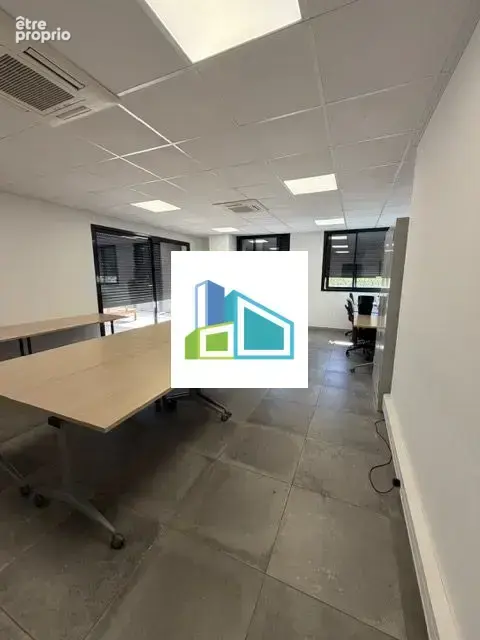 Commerce 1 113 m² à vendre à Le Pradet (83220) - photo 9