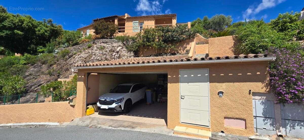 Maison à FREJUS