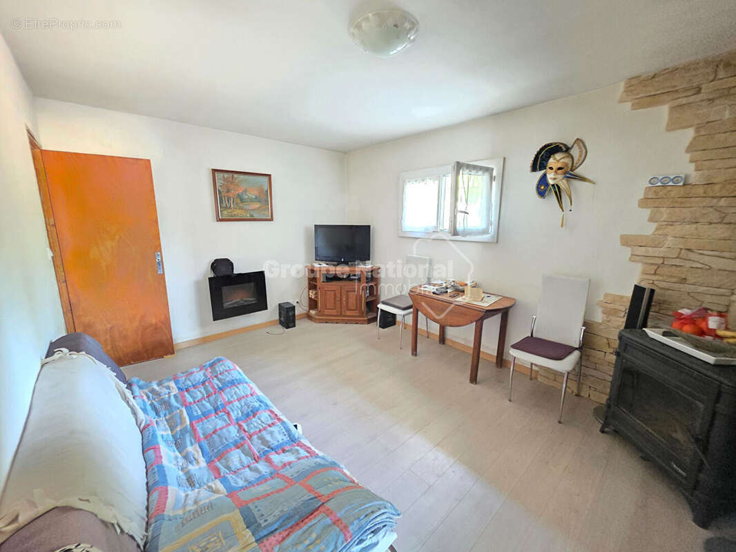 Bas de villa en campagne à Saint-Julien-le-Montagnier (83560) - photo 5