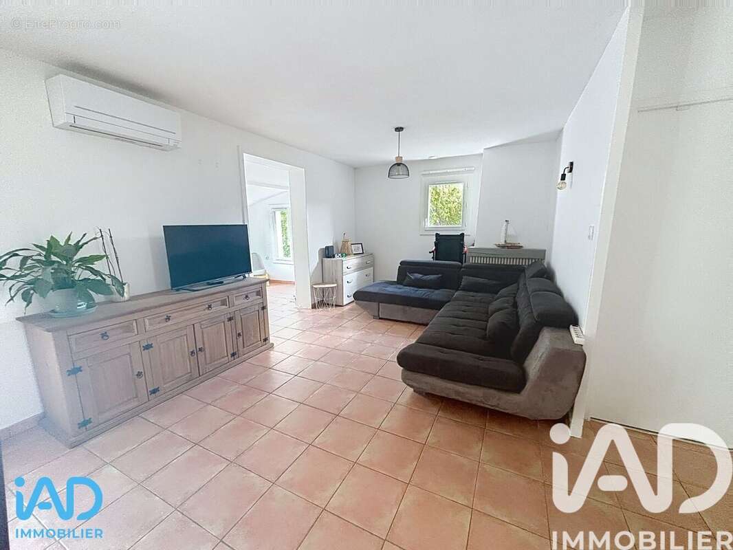 Maison 123 m² à Estissac  - photo 2