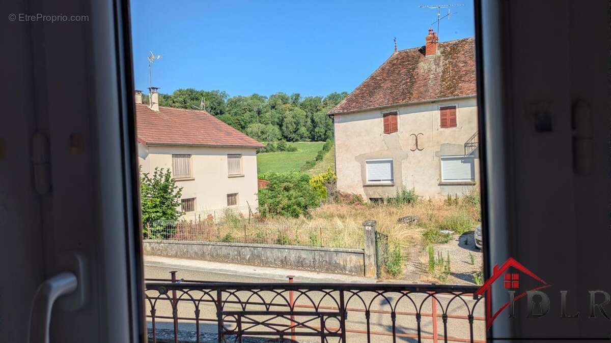 Maison avec dépendances - photo 3