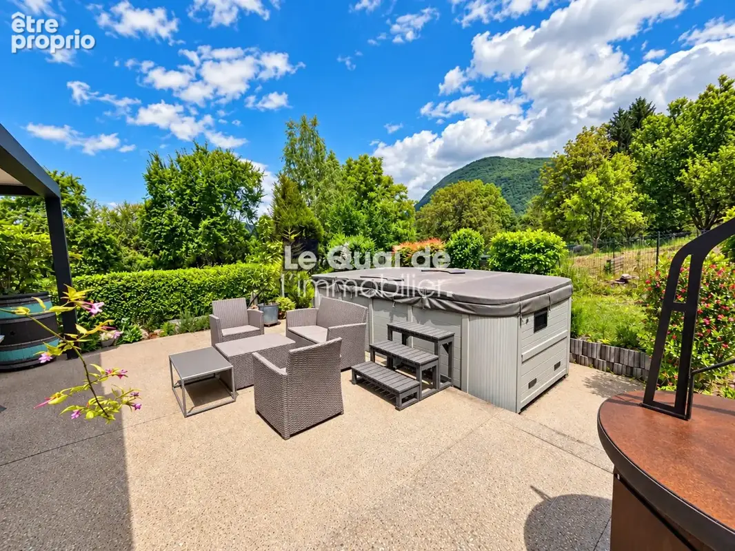 Photo Maison à Saint-Pierre-De-Mesage au prix de 385 000€