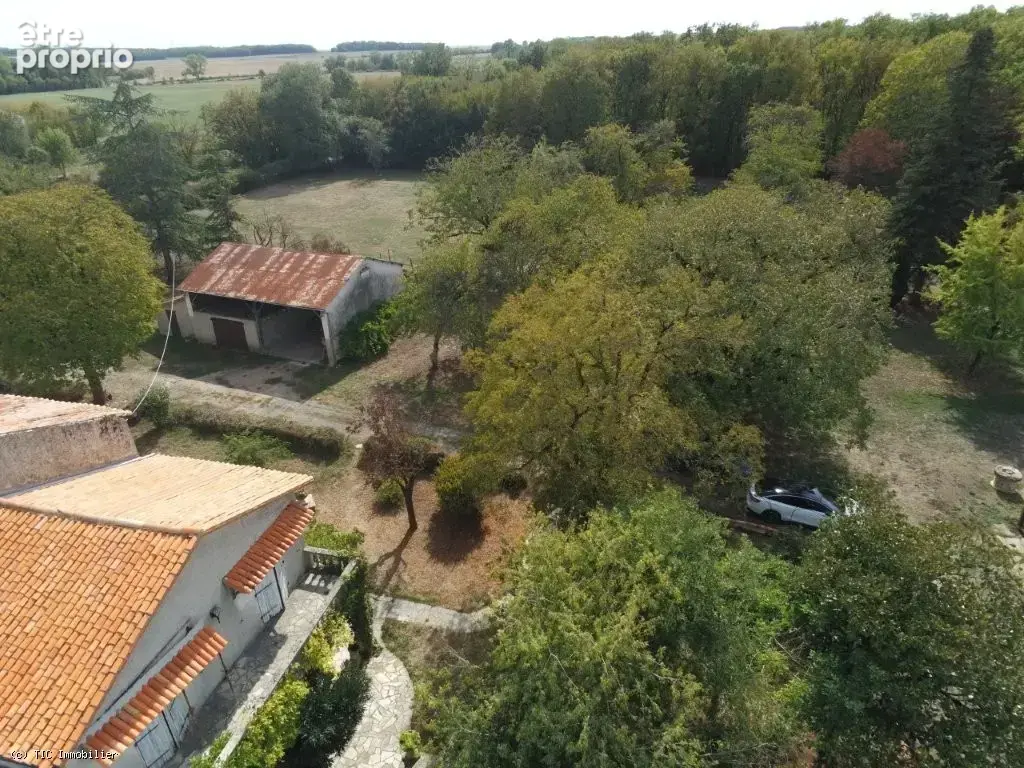 Très Beau Logis avec 6 chambres et Grand Terrain près de Ruffec - photo 53