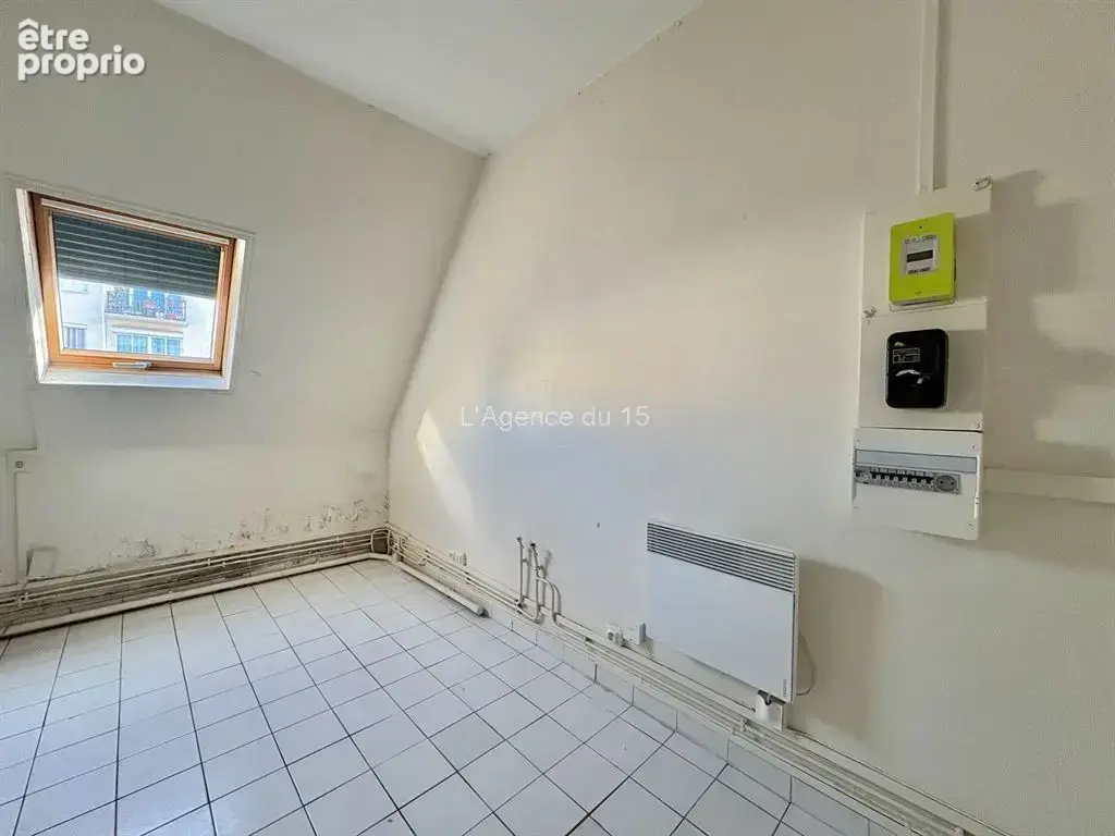 Mairie du xvème / studette avec kitchenette et douche / par ascenseur principal / ideal bureau ou pied a terre / - photo 4