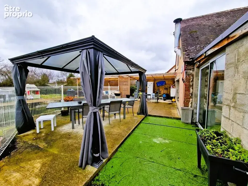 Maison 6 pièces 144 m² à vendre à Chantelle (03140) - photo 2