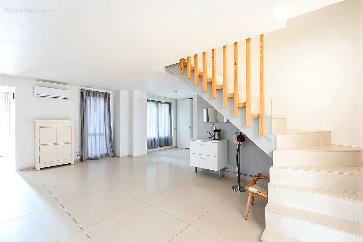 Maison à SAINT-SERIES