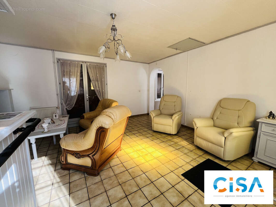 Maison à ESTREES-SAINT-DENIS