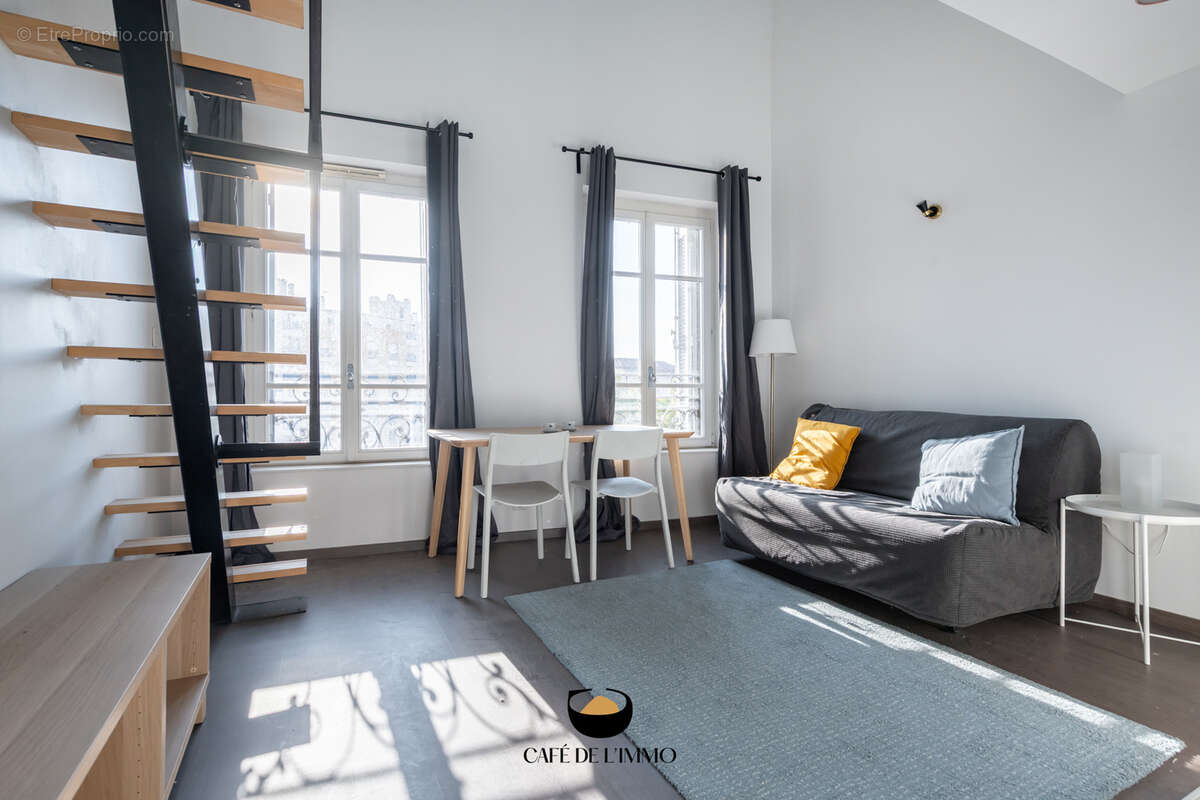 Appartement à MARSEILLE-2E
