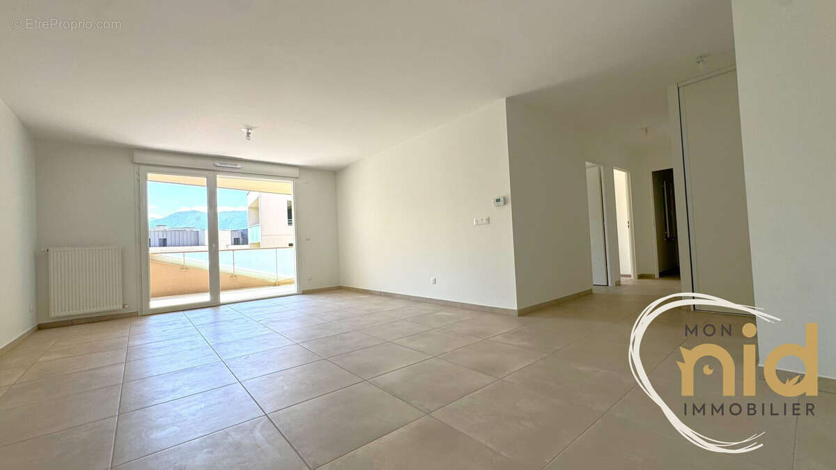 Appartement à MEYLAN