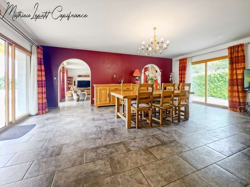 À vendre Maison T9 familiale contemporaine de 313 m² – Construction traditionnelle de 2011 – 7 chambres – Terrain clos de 2 874  - photo 26