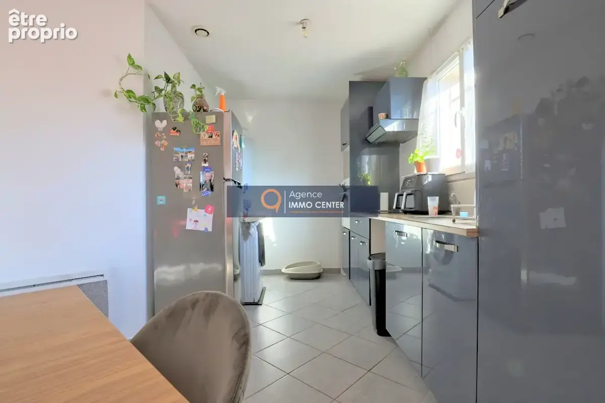 Appartement T3  au dernier étage avec stationnement - photo 7