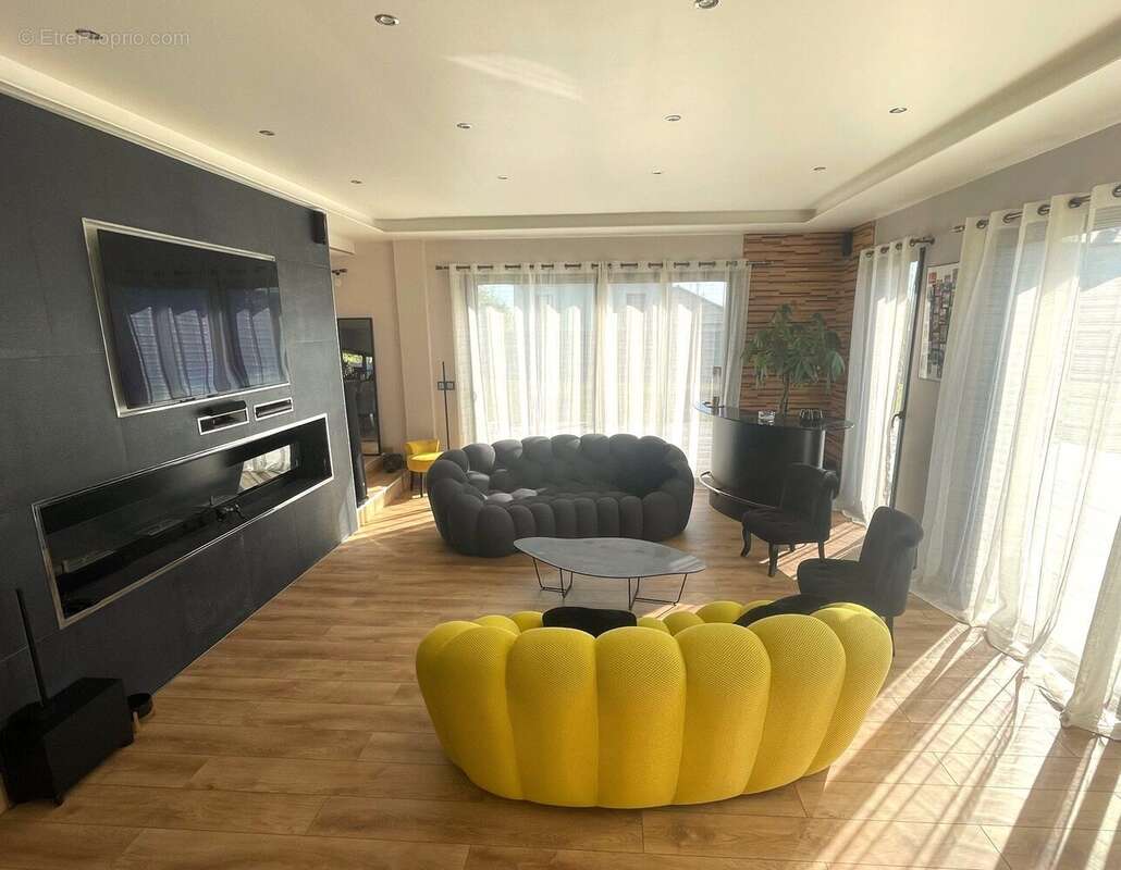 Maison à FONTAINE-LA-MALLET