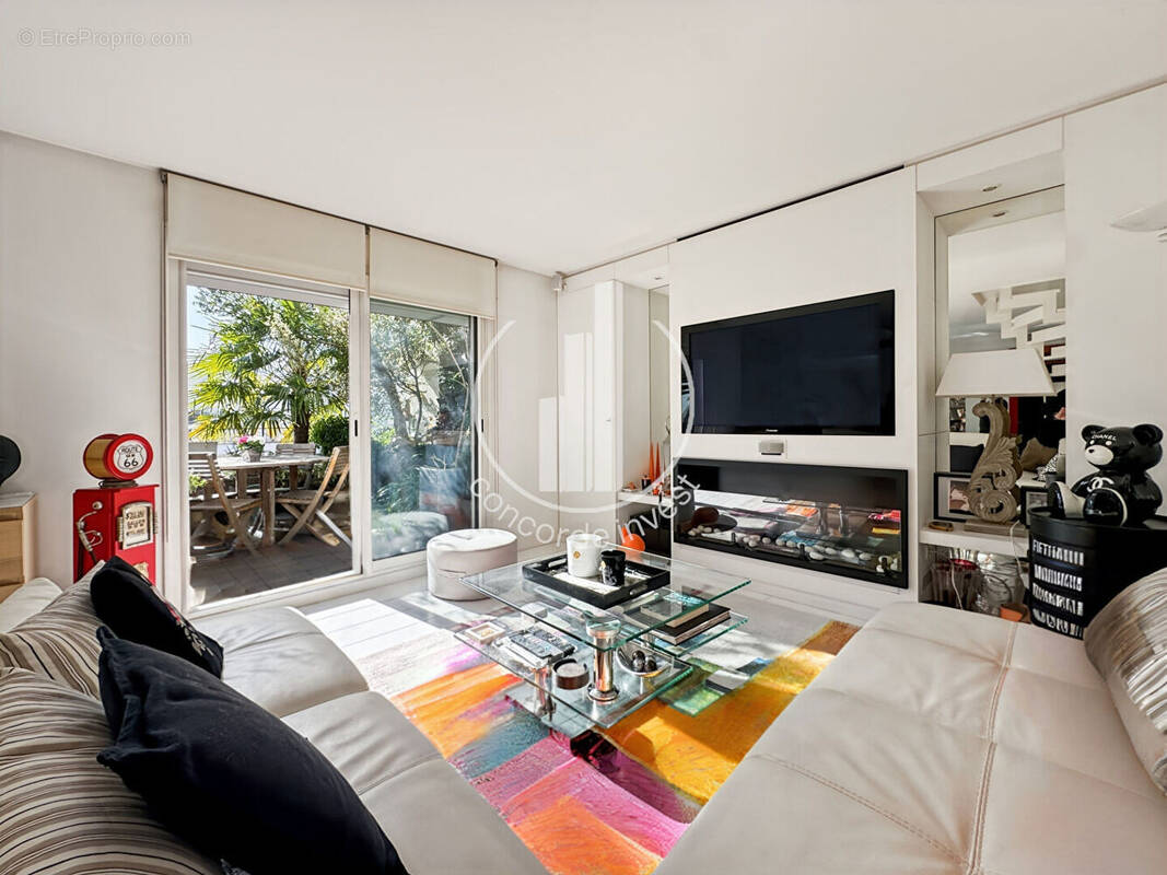 Appartement à COURBEVOIE