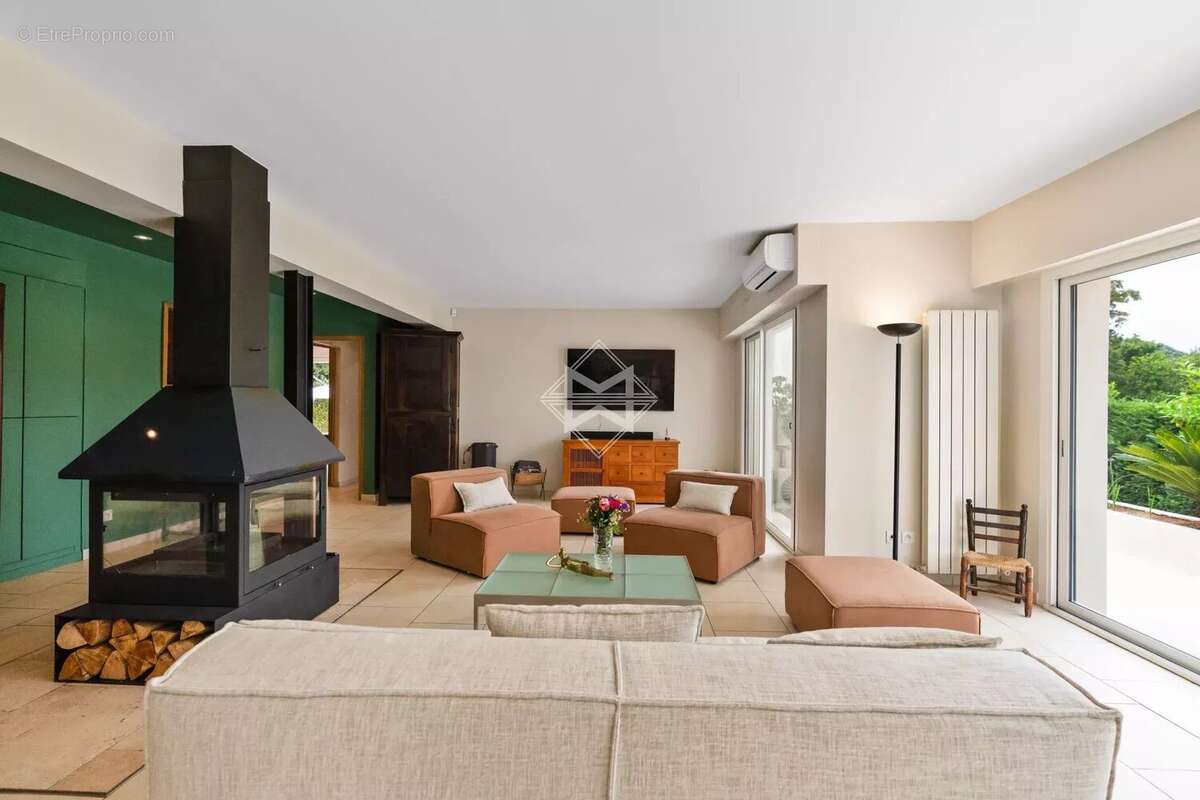 Maison à LA COLLE-SUR-LOUP