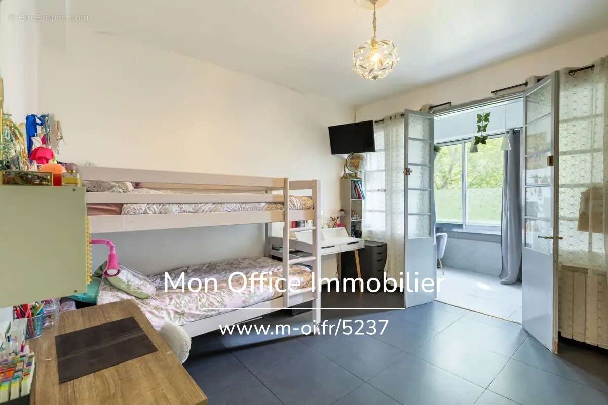Appartement à MARSEILLE-3E