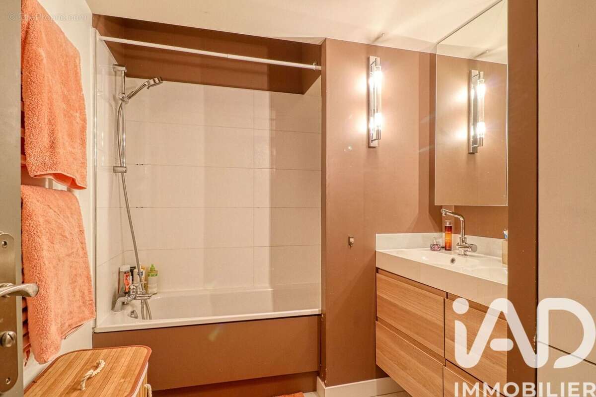 Photo 6 - Appartement à GENNEVILLIERS