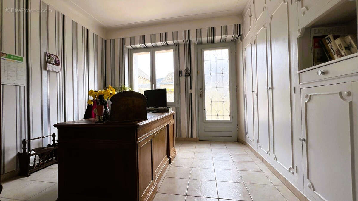 Maison à YMONVILLE