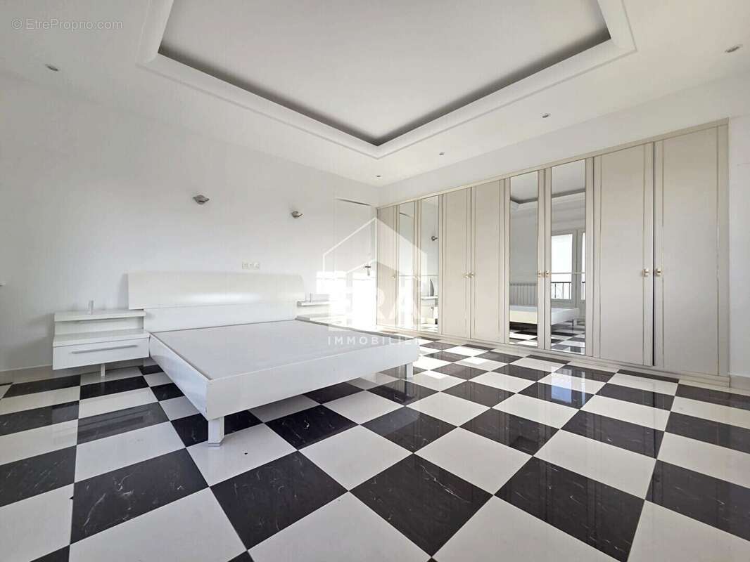 Maison à VILLENEUVE-LOUBET