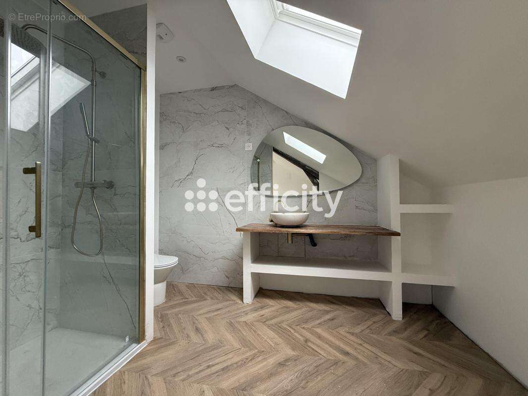 Maison à OINVILLE-SUR-MONTCIENT