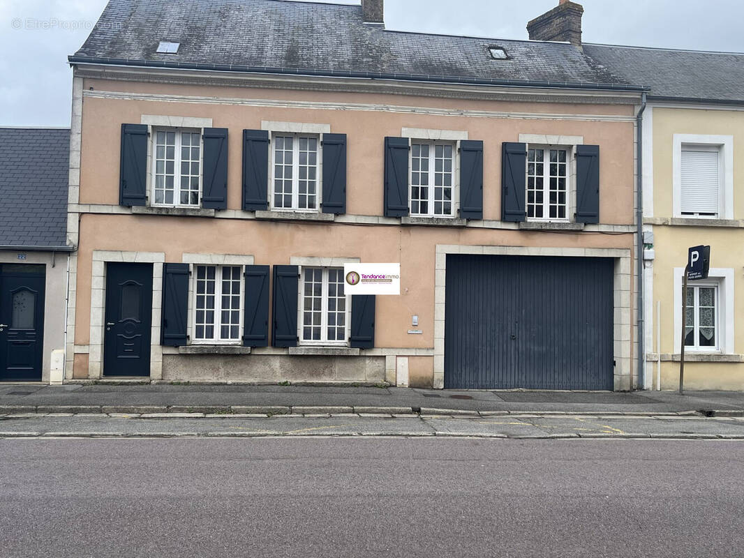 Maison à LE MELE-SUR-SARTHE